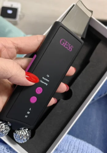 GESS MAMBA ULTRASONIC SKIN SCRUBBER WITH EMS MASSAGE ROLLERS photo review